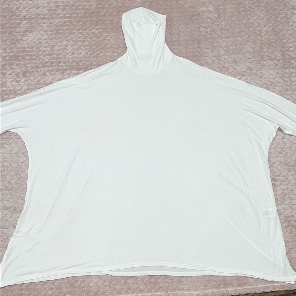 Michael Lauren Women’s White Super Oversized Turtleneck